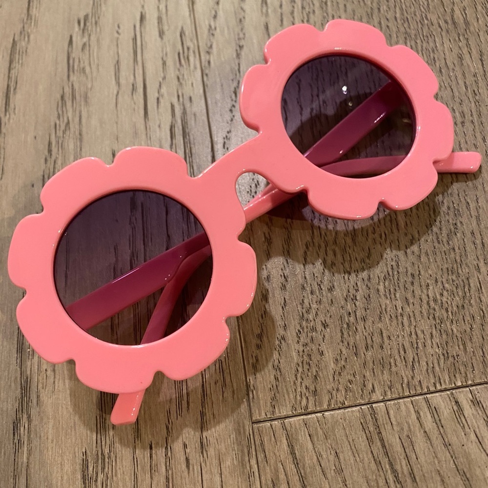 NEW; Kids Sunglasses